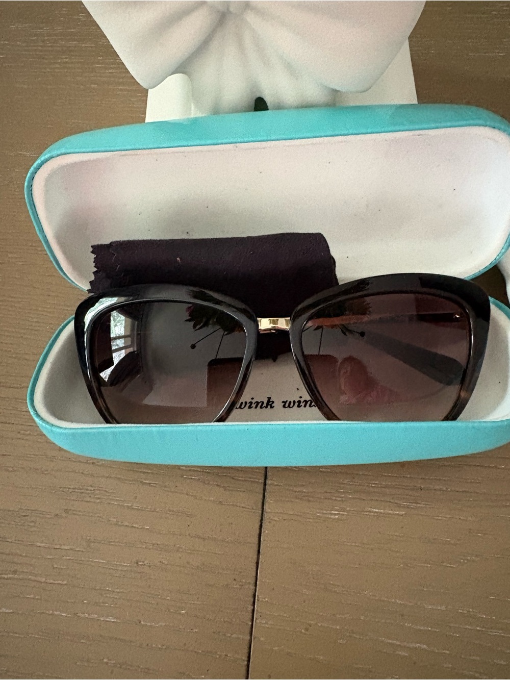 Black Gradient Lens Women's Sunglasses - Classic Cat Eye